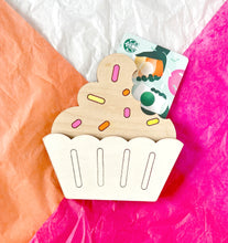Load image into Gallery viewer, Cupcake Shaped Gift Card Holder
